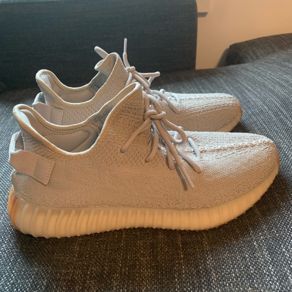 Yeezy V2 sesame size 10.5